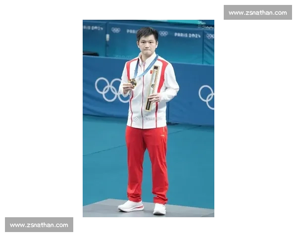 樊振东巴黎夺金周年纪,雅漾以纯粹热爱致敬国乒精神